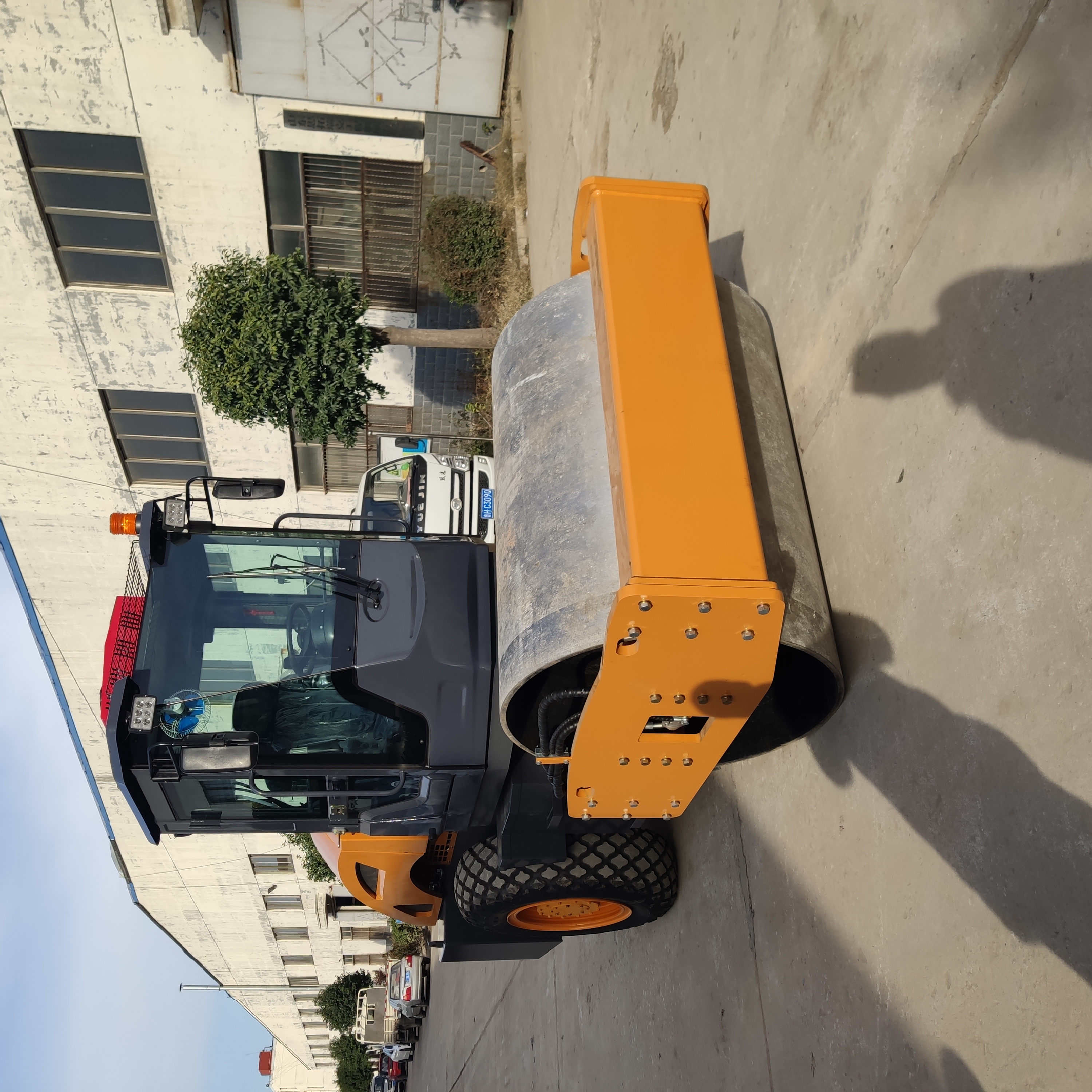 8000 Compactor/ Road Roller 