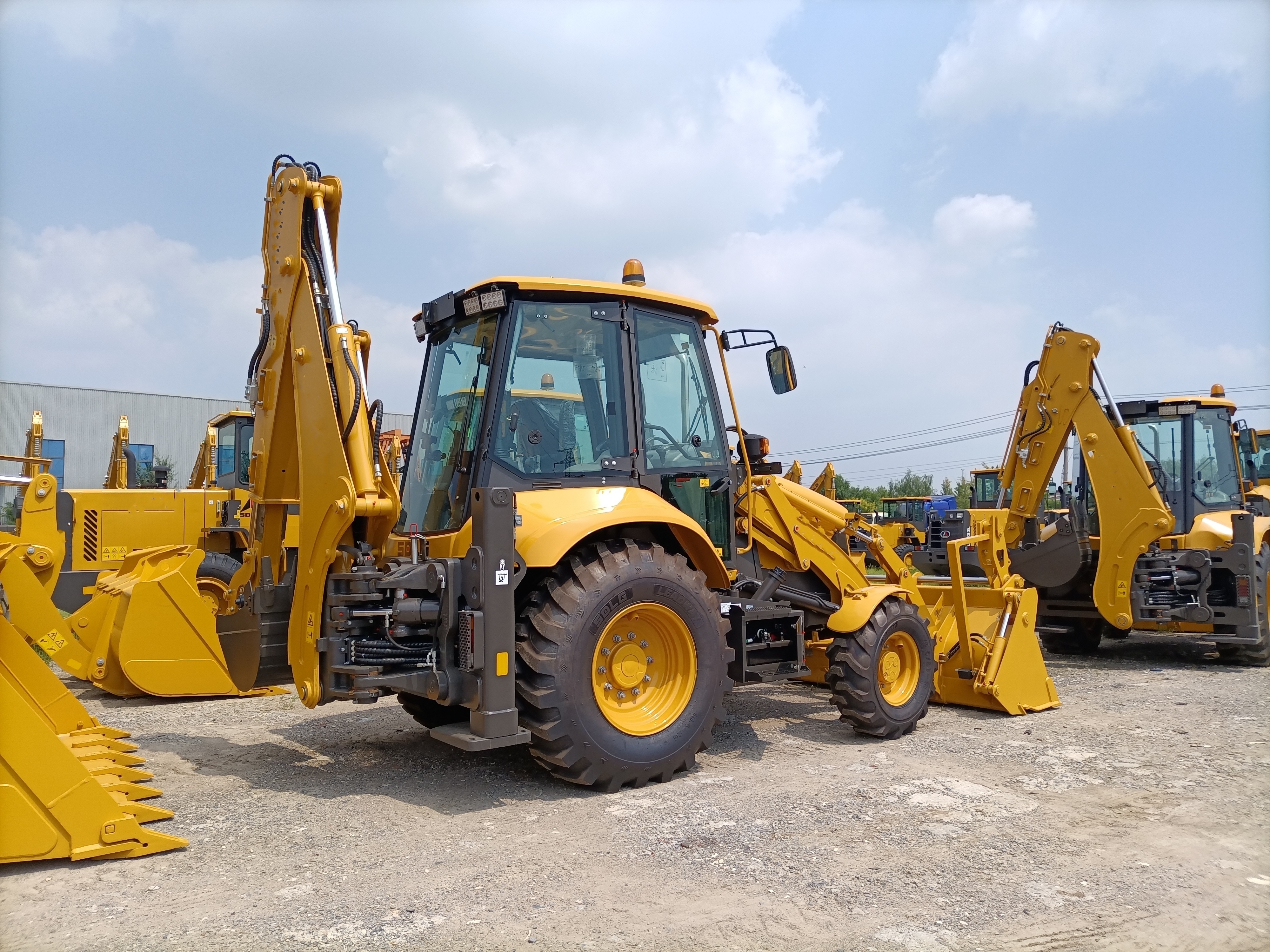 Backhoe Loader 8 tons 