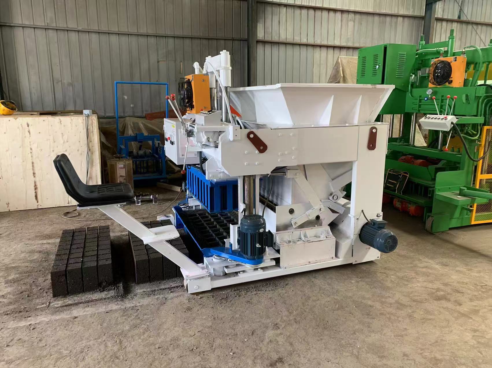 6A Mobile Block Machine 